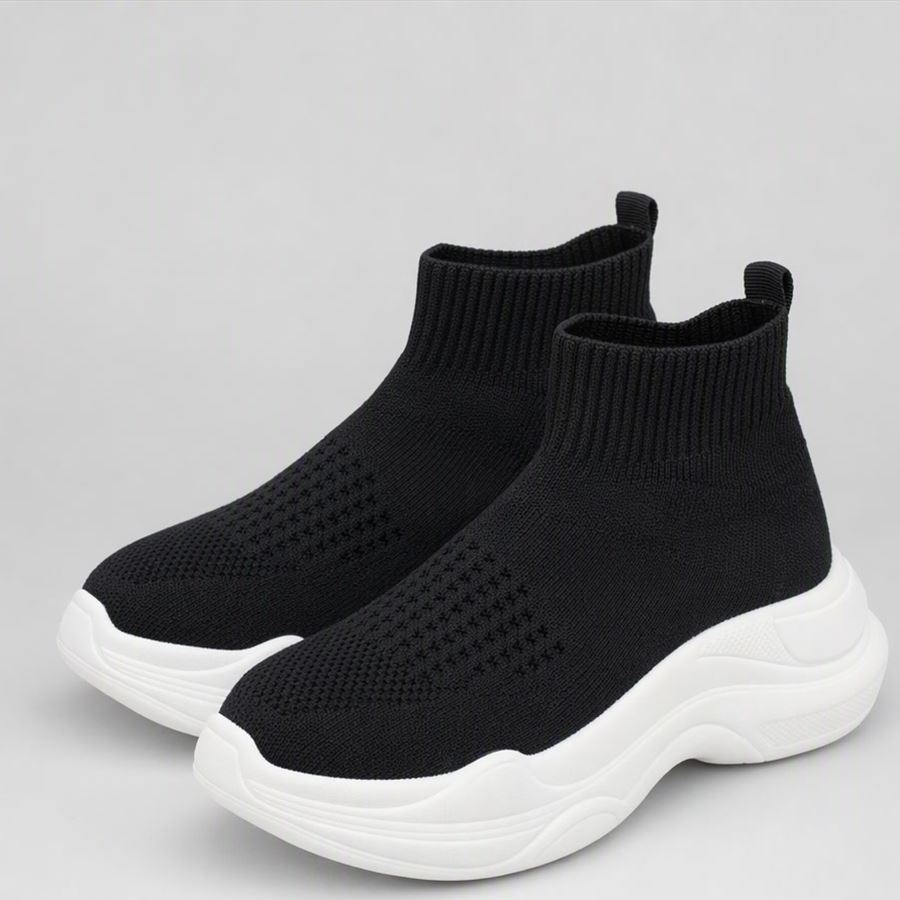 Chunky sole knit sneaker